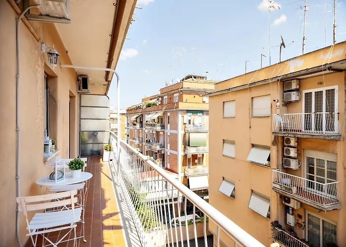 Geppy Vacation Near Saint Peter Basilica